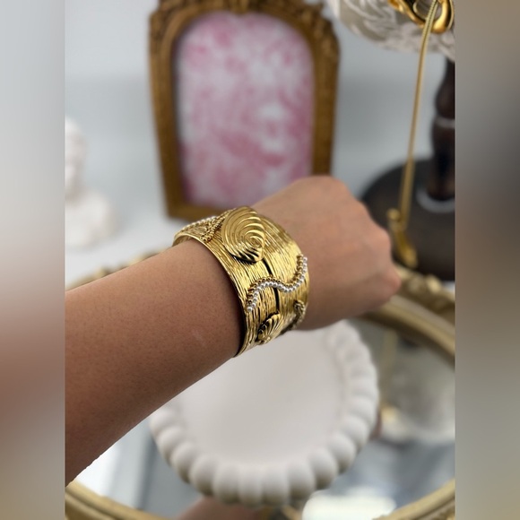 Anthropologie Gold Textured Cuff Bracelet with Pearl Detail - Picture 15 of 16